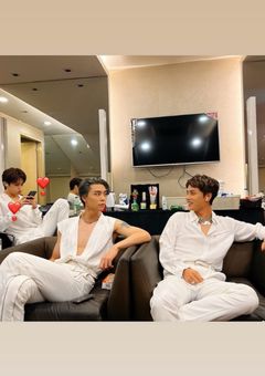 ナムジャアイドルに愛されまくり