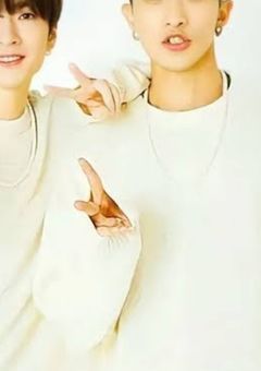 その仮面を追い求めて