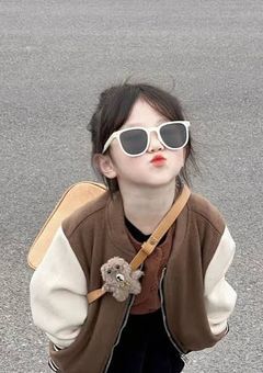 溺愛パパ、2歳児に振り回され中