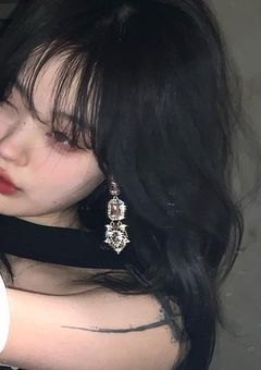 転生の鬼才美女と冷徹アイドル