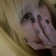 k𓂃𓈒𓏸︎︎︎︎さんのアイコン画像