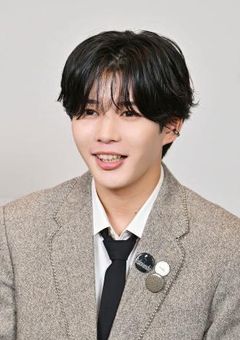 遠い存在― 幼なじみだった君は、もう届かない ―