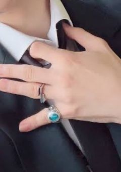 　推 し の 画 像 を 貼 る だ け