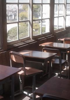 学園の王子様が、図書室の陰キャ先輩に一目惚れした話。