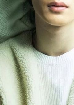 いつも笑顔な子は暗い過去を抱えてる