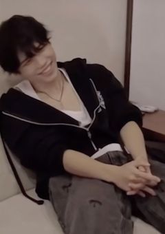 冷たい彼氏は裏で彼女を溺愛中