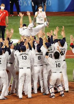 侍 の 女  生 き る 意 味 迷 子 中 ,