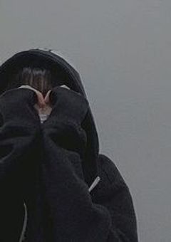 笑顔を忘れた歌い手と九人の希望の光