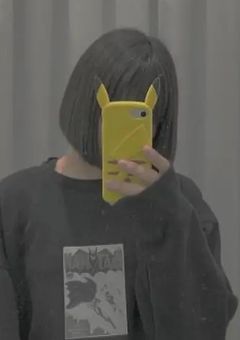 君 の 隣 は 私 が い い .