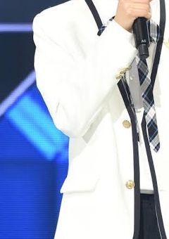 ㅤ⠀​​ㅤ ⠀ ⠀ ⠀INI の 紅一点