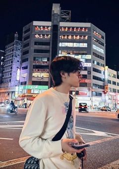 雨が降り頻る日に出会った、蝶々と共に