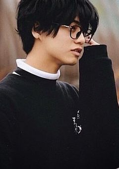 向日葵畑で出会った初恋相手