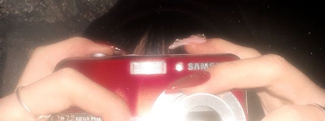 柳田琥珀/KOHAKU 🎈さんの壁紙画像