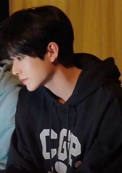 ㅤ⠀​​ㅤㅤ⠀ ⠀ ⠀ ⠀ ⠀ ⠀ ⠀ ⠀先輩
