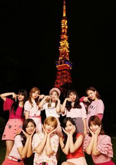 트 와 이 스  의  막 네 입 니 다.