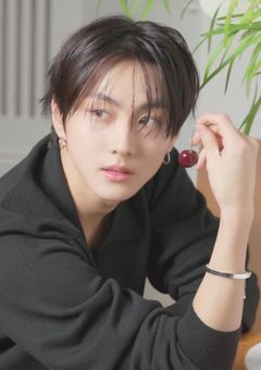 ︎︎     甘 酸 恋  ＿＿  .