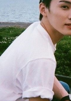 　　ア イ ド ル と 女 子 高 生