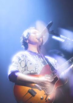 私の彼氏は有名バンドのボーカルです