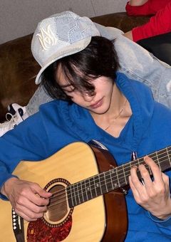 ネットのオタク友達が推しでした