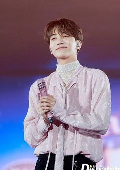 オタク系アイドル .