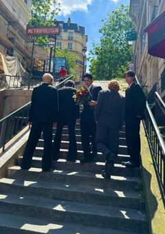 ❥ お 金 目 当 て の ア イ ド ル マ ネ ー ジ ャ ー / M!LK