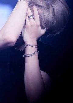 　世界に嫌われた僕　。