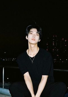 ドヨン君、こっち見て