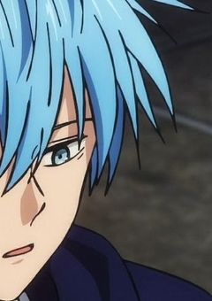 # ク ラ ウ ン 家 か ら 逃 げ 出 し ま し た