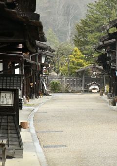 眼が覚めたら幼女が隣で寝てた件