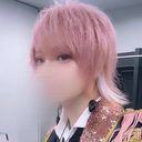 てると