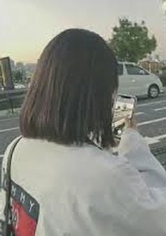 友達の結婚相手は、推しのメンバーでした。