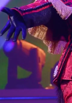 ライブ行ったら推しが落ちてきました、！？