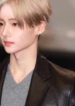   新人俳優 ，恋愛熟練者でした 。