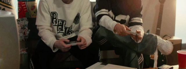 니키の喉仏さんの壁紙画像