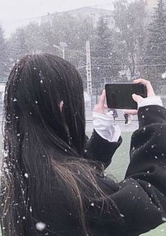 無口な君とうるさい僕 ．