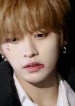 ヤ　ン　キ　ｰ　に　拾　わ　れ　ま　し　た　　。