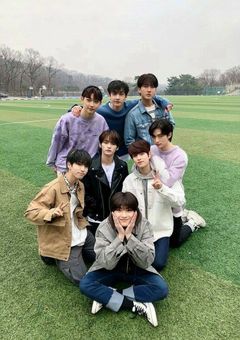 不 思 議 な 孤 児 院 の 中 で .