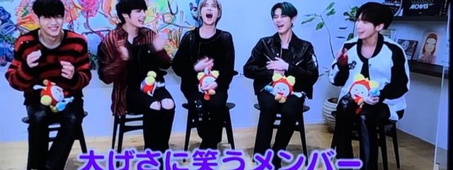 ใใใ๐ฃ๐คใใใฎๅฃ็ด็ปๅ