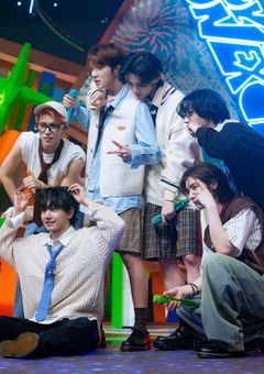 BOYNEXTDOOR short story