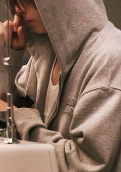 手のひらで踊らされてる僕は