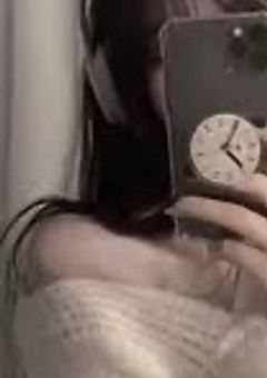 耳が聞こえにくい青年、耳が聞こえない少女。