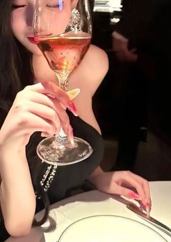 𝑻𝒉𝒆 𝒔𝒂𝒎𝒆 𝒐𝒍𝒅 𝒅𝒂𝒚𝒔　.