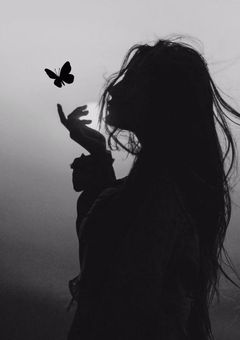 防衛隊の猫は誰にも懐かない/•᷅•᷄\୭