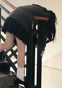 小学生　の　先生たち　…   モテまくりなんですが　…   ?