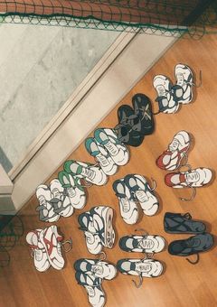 関わらないつもりだった。