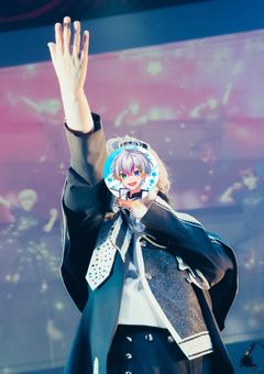 溺愛してくる先輩、推しでした