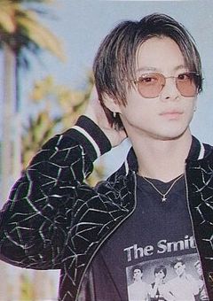 『　　LIVE に 行ったら 推しが いました 　＿　.　　』