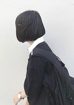 出会ってしまった君は月