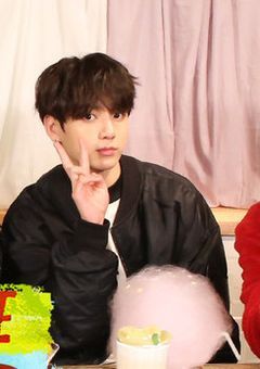 学校一のモテ男にモテるんですけどヽ(ﾟ∀｡)ﾉ