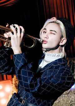 "Stray Kids"